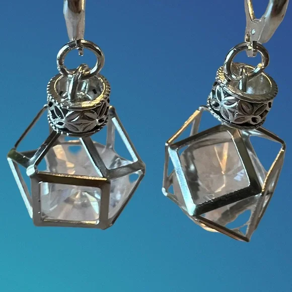 Elegant Silver Tone Geometric Dangling Earrings - Picture 6 of 7